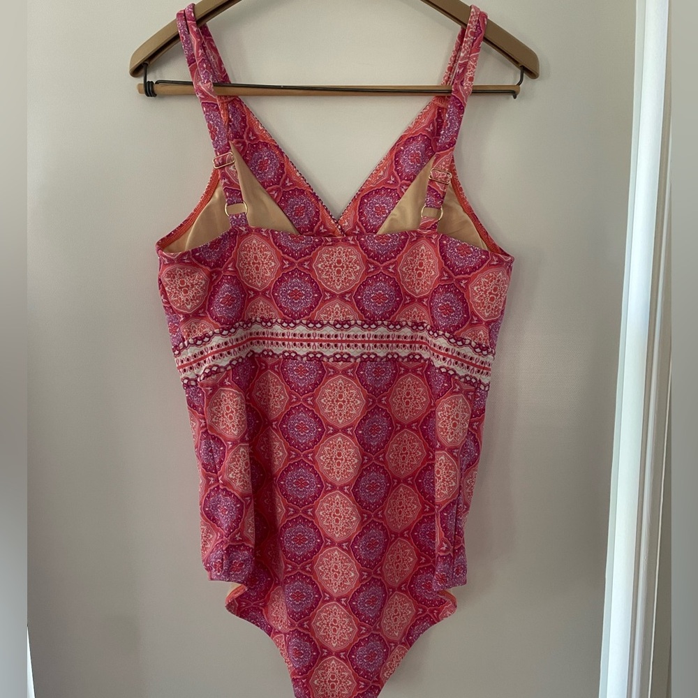 Beautiful One-piece Bathing Suit